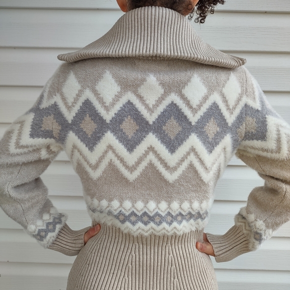 Tahari Women's Beige-White-Gray Patterned Zippered Sweater (Size Small) - Picture 2 of 10